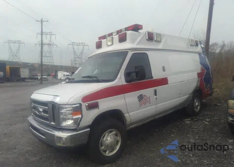 2010 Ford E-350 Super Duty Commercial/Recreational из США, поврежденный, VIN 1FDSS3ES8ADA83438